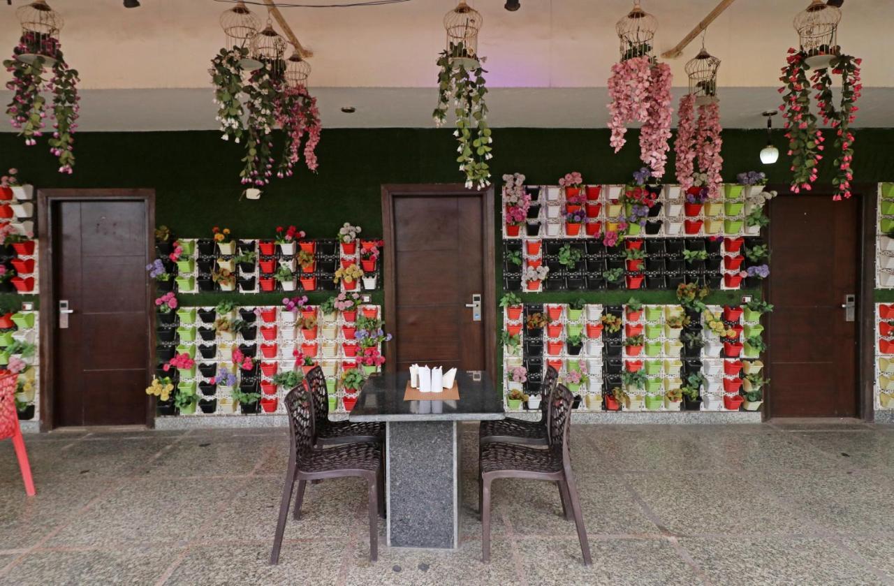 Hotel Mannat International By Mannat New Delhi Eksteriør bilde